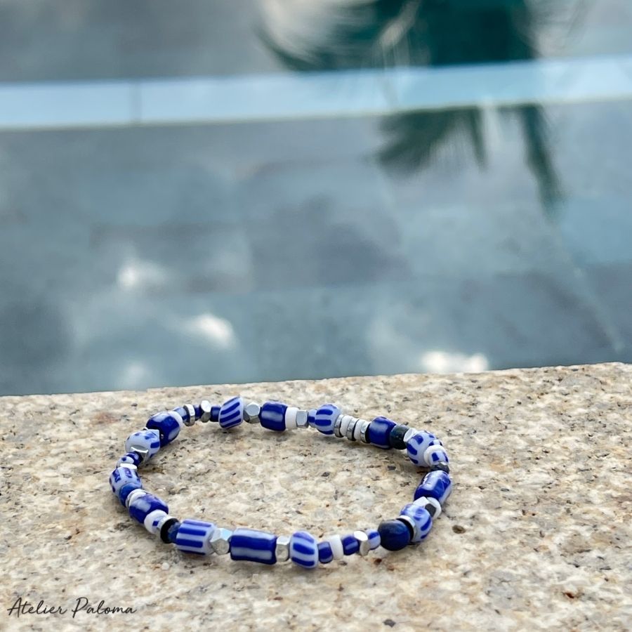 Bracelet "SARAH" bleuet blanc monté sur élastique