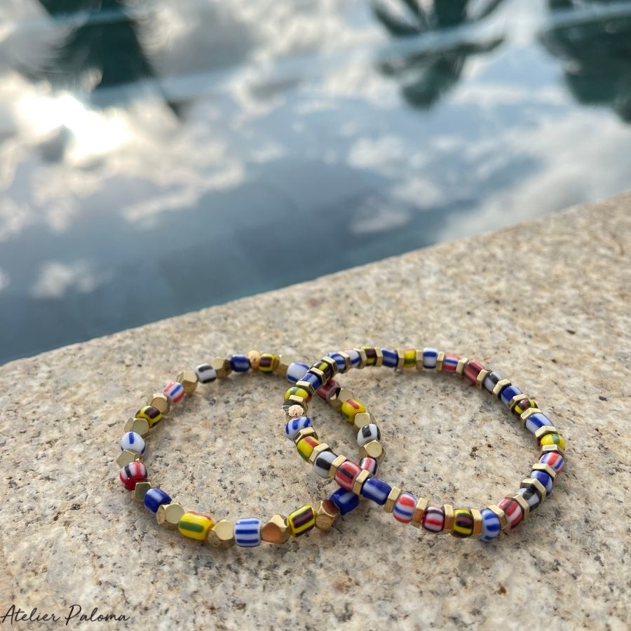 Bracelets montés sur élastique