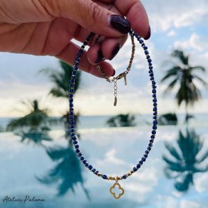 Collier pendentif fleur "ANISSA"bleu.