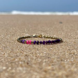 Bracelet violet et rose vif "GOA" en opale éthiopienne