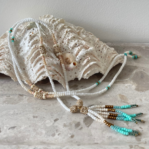 collier sautoir bleu et blanc style bohème