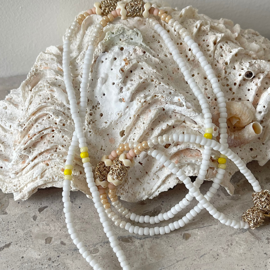 Collier sautoir "RAINBOW" pompon N°1 – Image 3