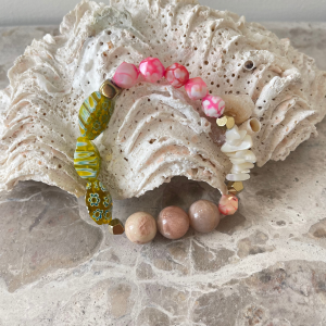 bracelet aux vibrations solaires multicolores en pierres de gemme