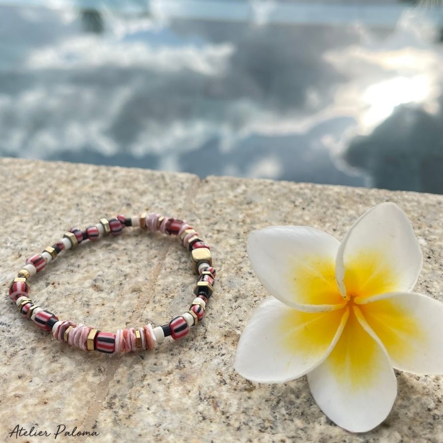 Bracelet "LEAH" rouge monté sur élastique