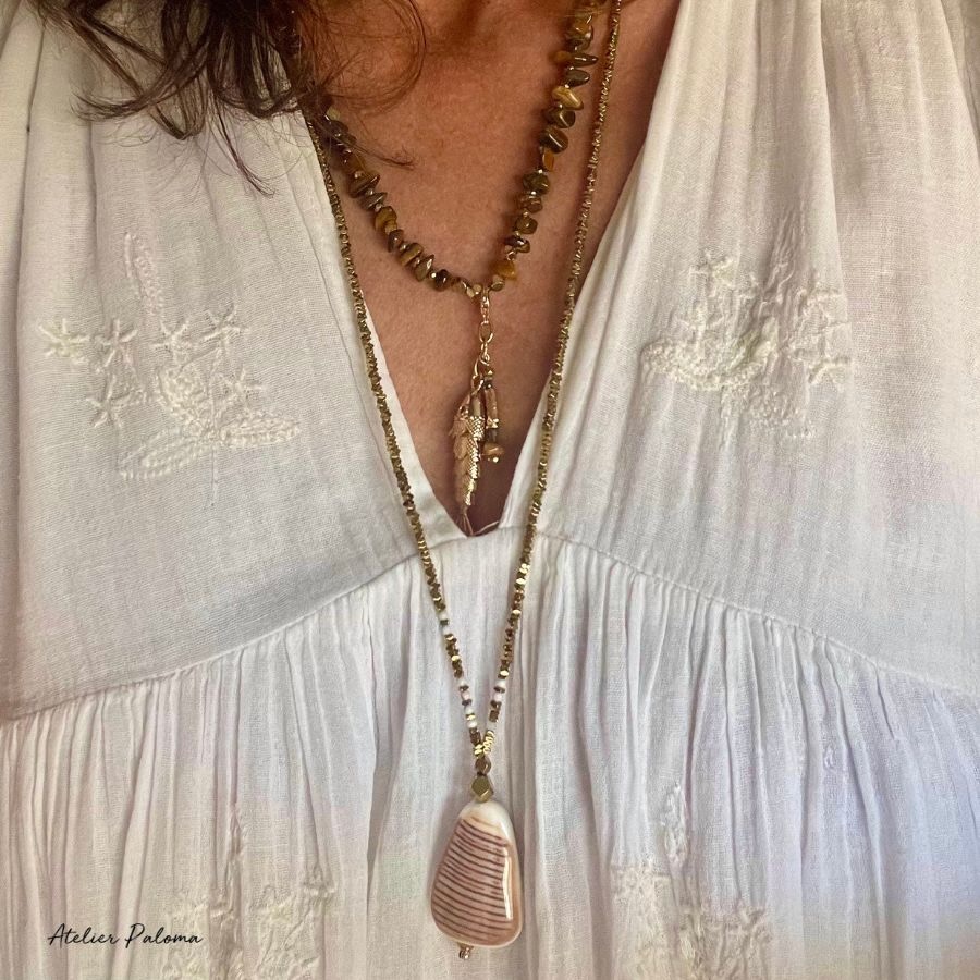 Collier sautoir "MNEMBA"doré – Image 3