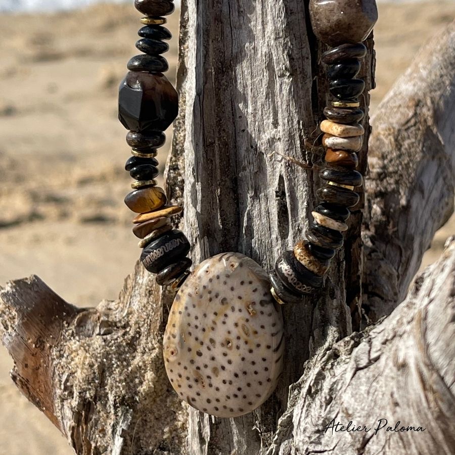 Collier FOSSILE pendentif en bois pétrifié