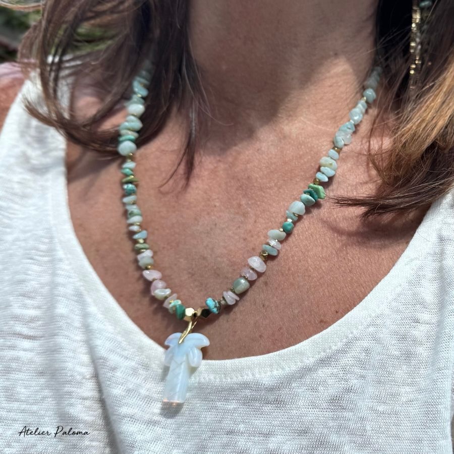 Collier PARADISE pendentif palmier opale