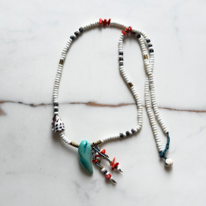 Collier sautoir "MAORA" pendentif turquoise.