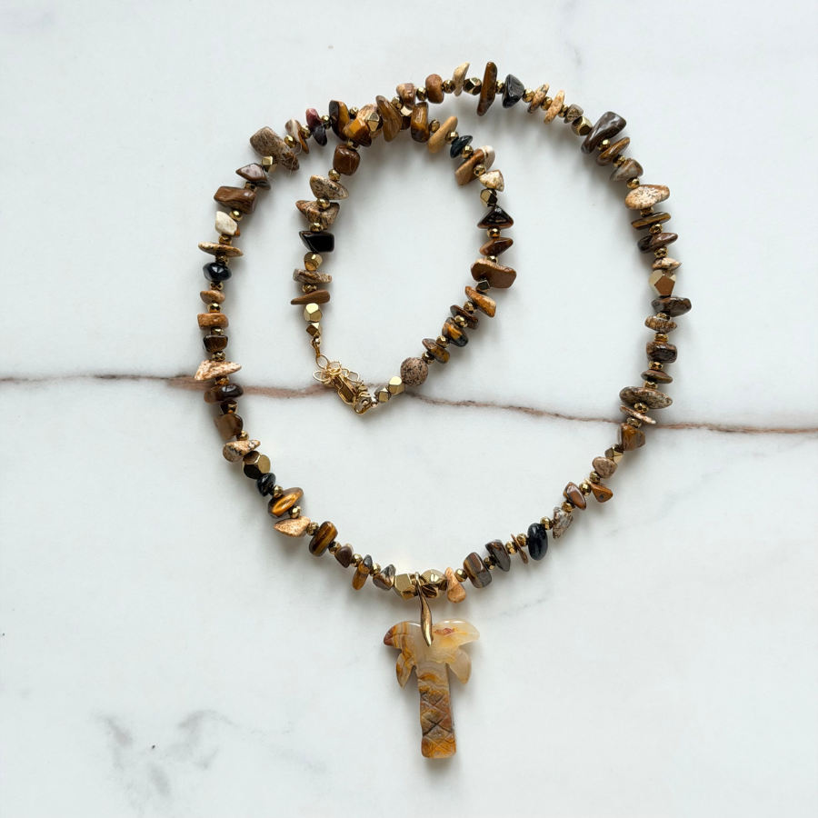 Collier "PARADISE" pendentif palmier en pierres de gemmes