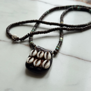 Collier sautoir Touareg gri-gri avec cauris Collier bohème ethnique en perles africaines recyclées