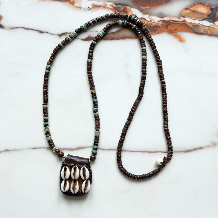 Collier sautoir Touareg gri-gri avec cauris Collier bohème ethnique en perles africaines recyclées