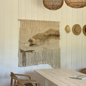 Macramé mural de grande envergure réalisé à la main en France