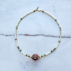 Collier bohème "BELDI" perle Chevron rouge, howlite, hématite et turquoise