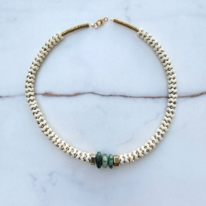 Collier bohème "BLUE SNAKE" en pierres de gemmes. Réalisé en france dans mon atelier à Bordeaux